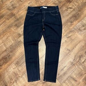 Pull on Old Navy skinny jeans